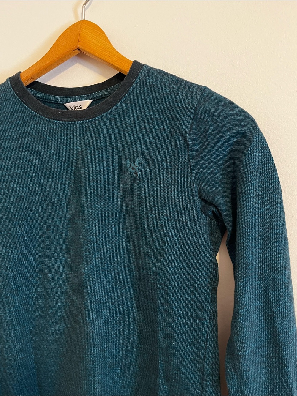 M&Co Kids NYC Boys 10/12 Teal Long Sleeve Tee Shirt Cotton Embroidered Logo - Picture 2 of 7